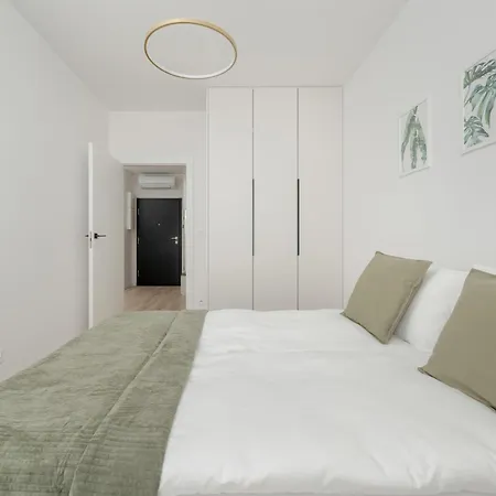 아파트 Dmowskiego Kepa Mieszczanska With Free Garage By Renters *