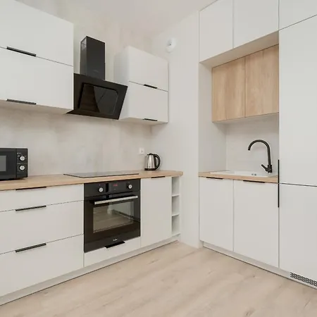 Dmowskiego Kepa Mieszczanska With Free Garage By Renters *