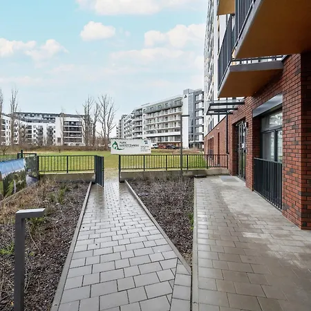 Dmowskiego Kepa Mieszczanska With Free Garage By Renters 아파트